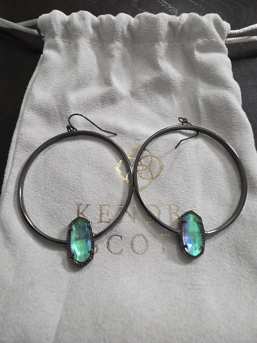 Kendra Scott Elora Hoops In Gunmetal/Dichroic